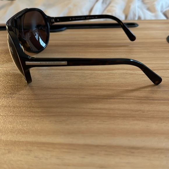 AUTHENTIC VINTAGE BURBERRY SUNGLASSES 🌞 - Picture 4 of 13